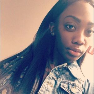 Meet your Posher, Cassandra